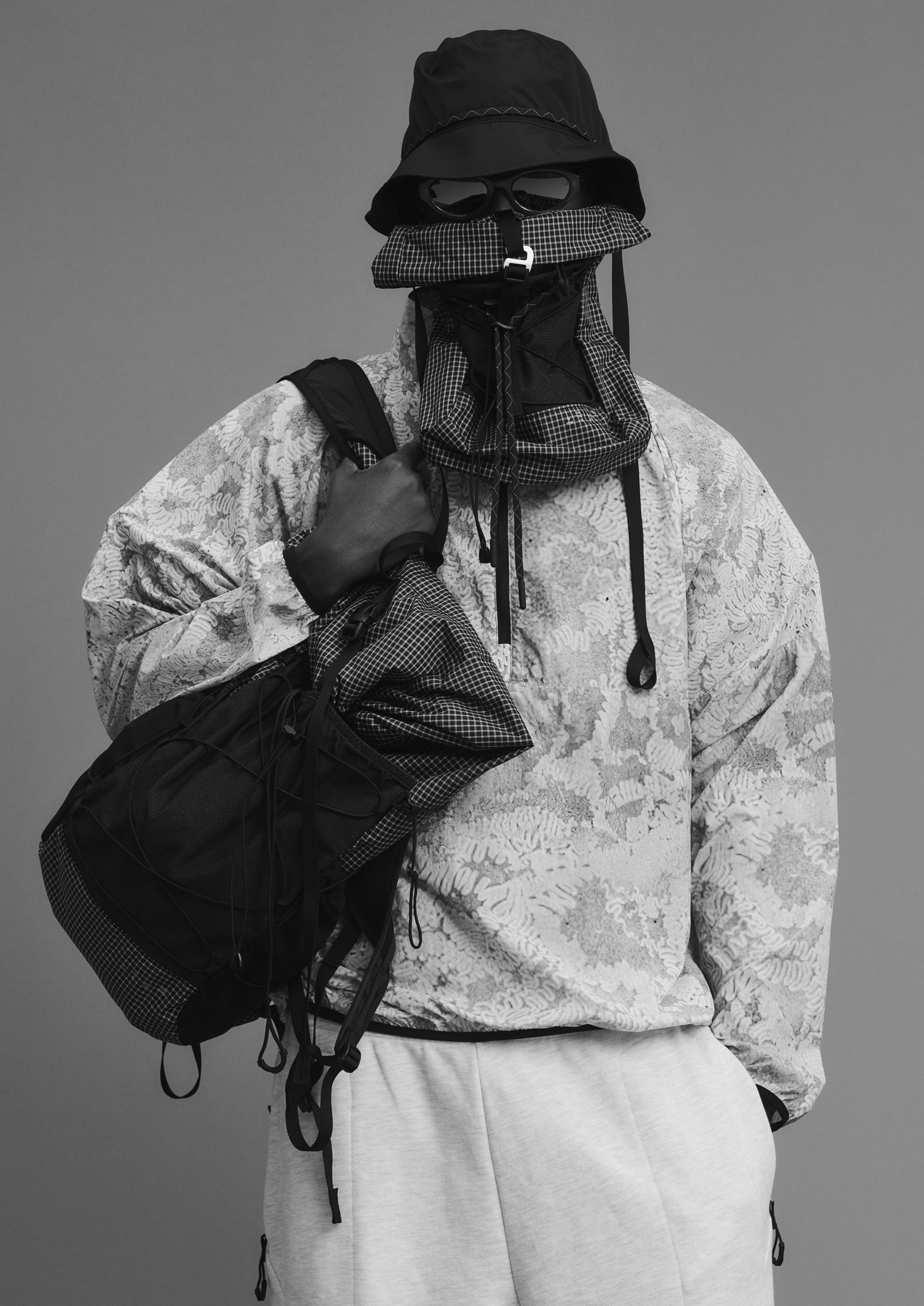 LIGHT WEIGHT WIND SHELL JACKET